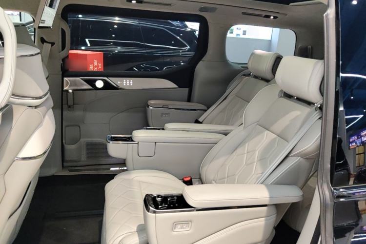 Used Volvo EM90 2025 Ultra Six-Seater Left Rear Seat