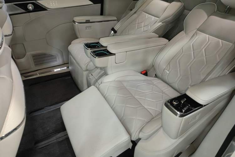 Used Volvo EM90 2025 Ultra Six-Seater Left Rear Seat