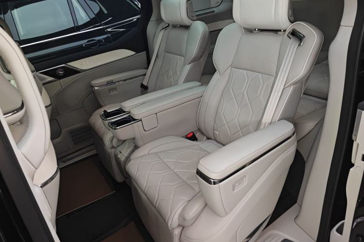 Used Volvo EM90 2025 Ultra Six-Seater Left Rear Seat