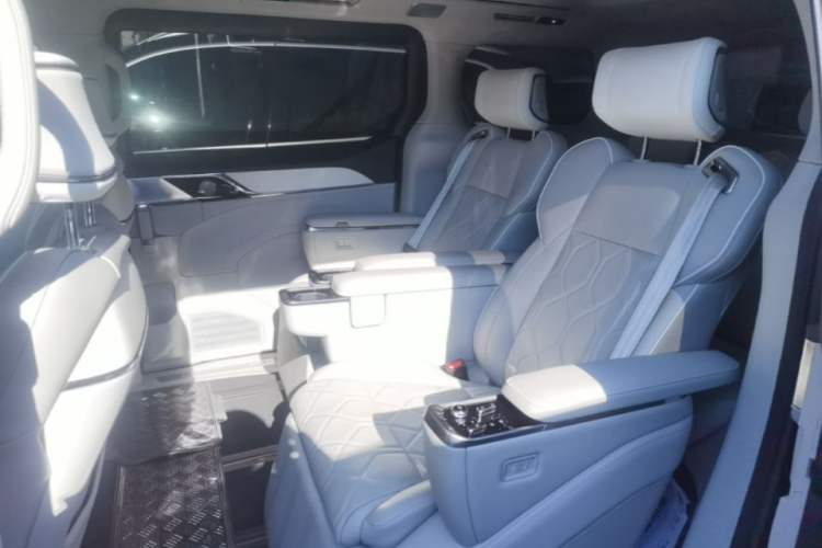 Used Volvo EM90 2025 Ultra Six-Seater Left Rear Seat