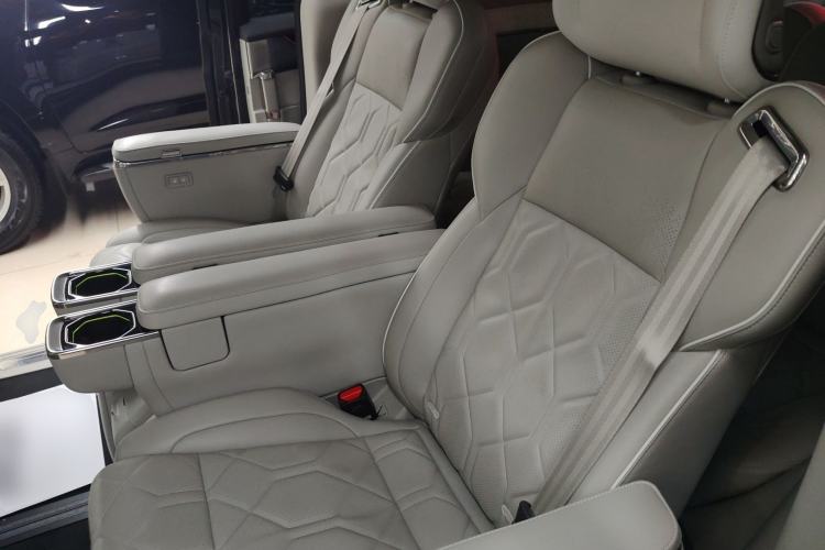 Used Volvo EM90 2025 Ultra Six-Seater Left Rear Seat
