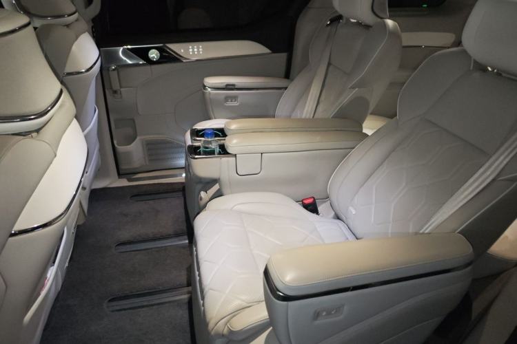 Used Volvo EM90 2025 Ultra Six-Seater Left Rear Seat