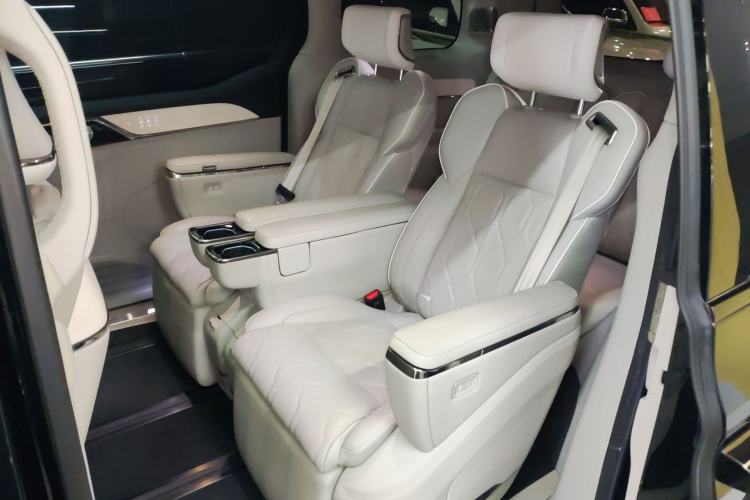 Used Volvo EM90 2025 Ultra Six-Seater Left Rear Seat