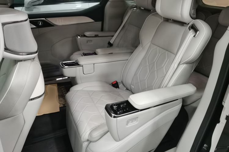Used Volvo EM90 2025 Ultra Six-Seater Left Rear Seat