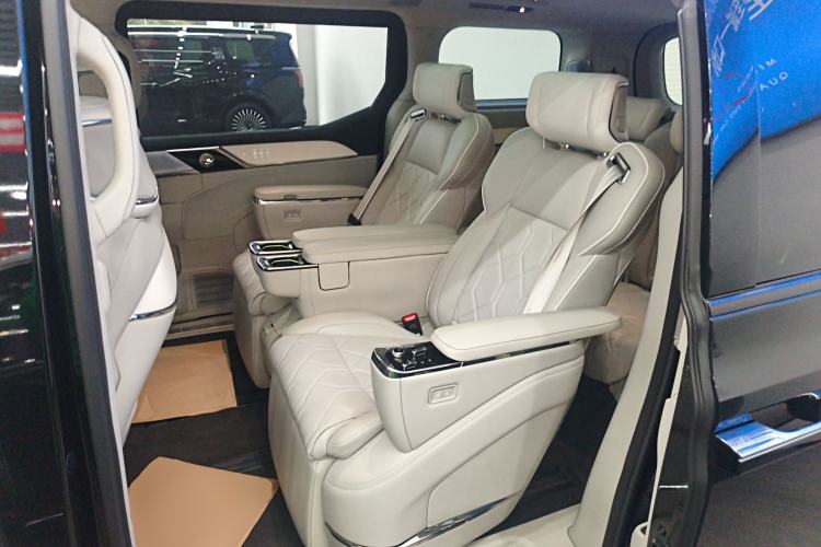 Used Volvo EM90 2025 Ultra Six-Seater Left Rear Seat