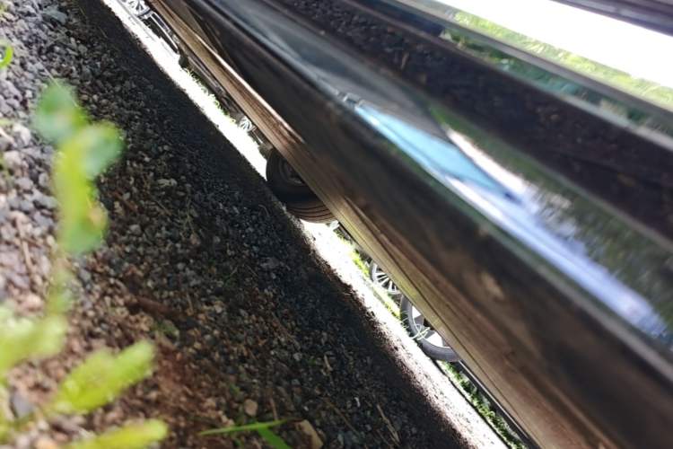 Used Volvo EM90 2025 Ultra Six-Seater Left Side Sill