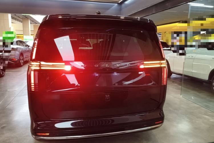 Used Volvo EM90 2025 Ultra Six-Seater Rear