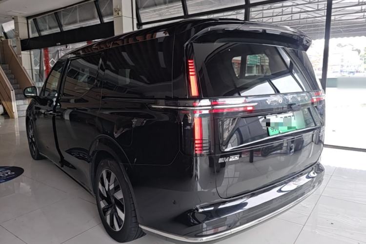 Used Volvo EM90 2025 Ultra Six-Seater Rear Left 45 Deg