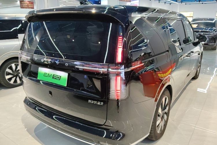 Used Volvo EM90 2025 Ultra Six-Seater Rear Right 45 Deg