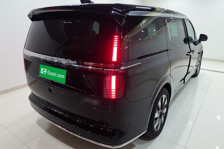 Used Volvo EM90 2025 Ultra Six-Seater Rear Right 45 Deg