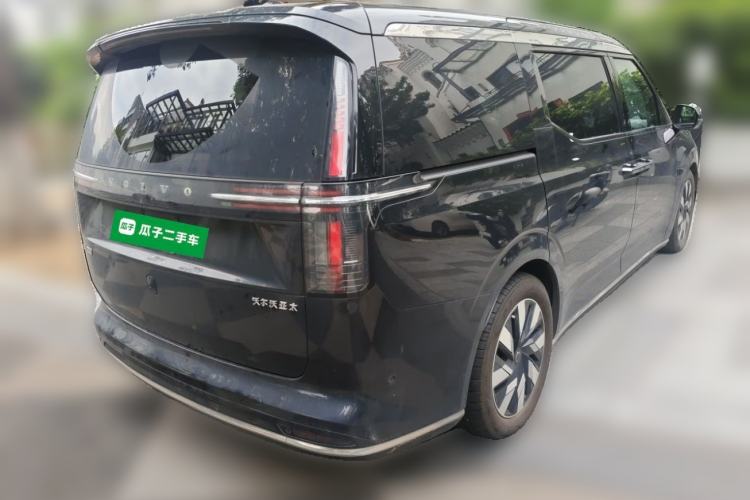 Used Volvo EM90 2025 Ultra Six-Seater Rear Right 45 Deg