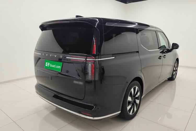 Used Volvo EM90 2025 Ultra Six-Seater Rear Right 45 Deg