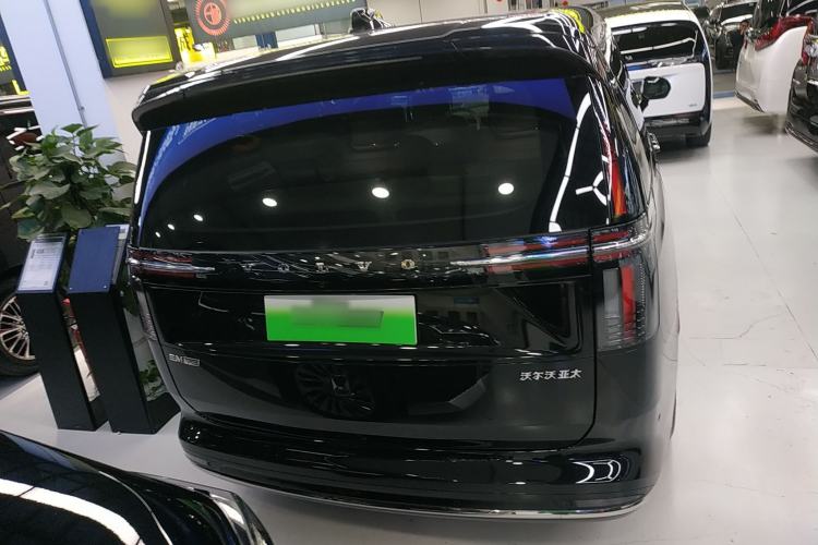 Used Volvo EM90 2025 Ultra Six-Seater Rear