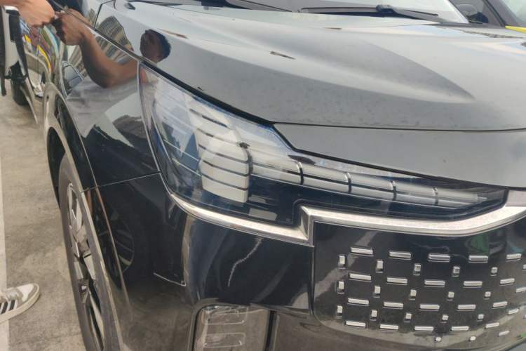 Used Volvo EM90 2025 Ultra Six-Seater Right Front Headlight