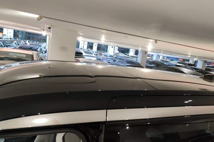 Used Volvo EM90 2025 Ultra Six-Seater Roof