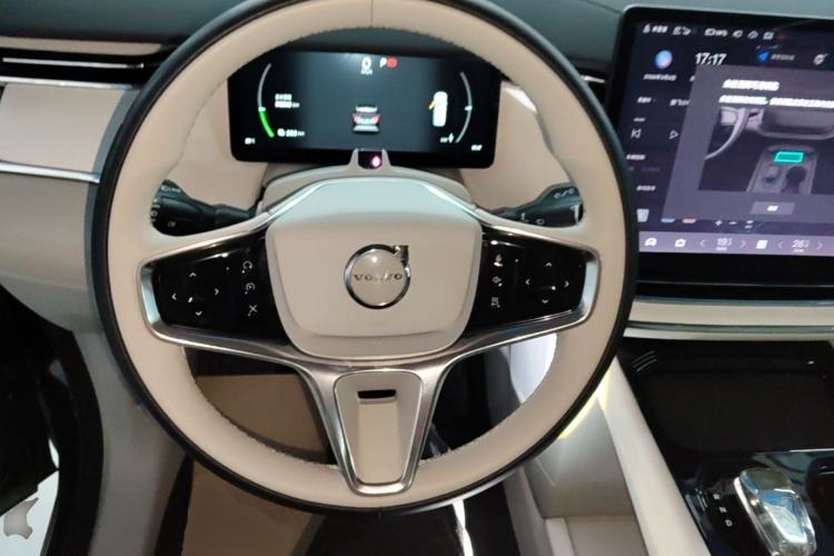 Used Volvo EM90 2025 Ultra Six-Seater Steering Wheel