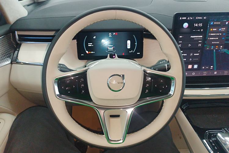 Used Volvo EM90 2025 Ultra Six-Seater Steering Wheel