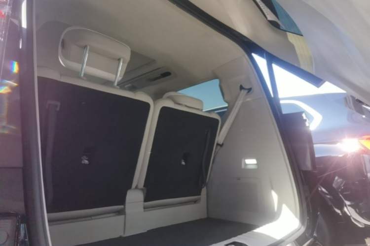 Used Volvo EM90 2025 Ultra Six-Seater Trunk