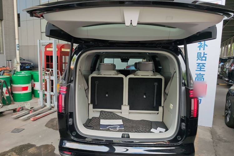 Used Volvo EM90 2025 Ultra Six-Seater Trunk