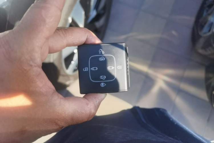 Used Volvo EM90 2025 Ultra Six-Seater Vehicle Key