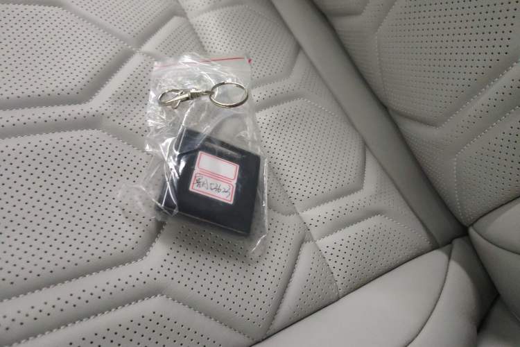 Used Volvo EM90 2025 Ultra Six-Seater Vehicle Key