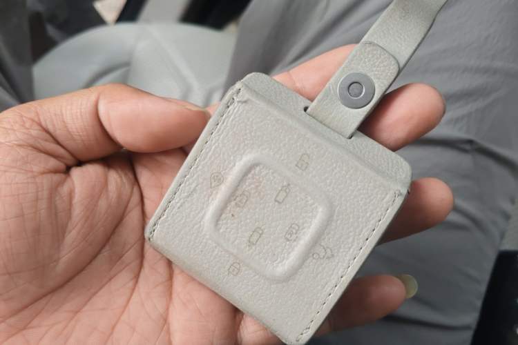 Used Volvo EM90 2025 Ultra Six-Seater Vehicle Key