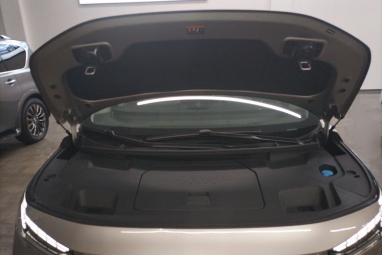 Used Volvo EM90 2025 Ultra Six-Seater Engine Bay