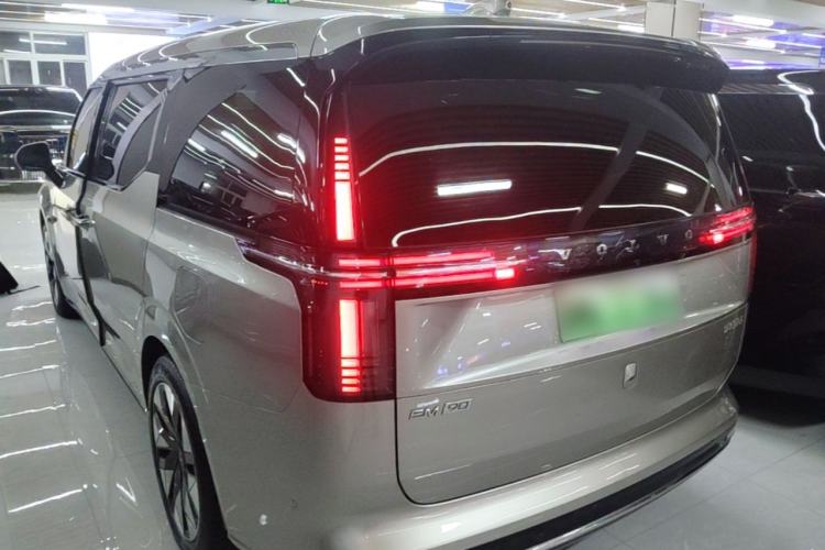 Used Volvo EM90 2025 Ultra Six-Seater Exterior 2