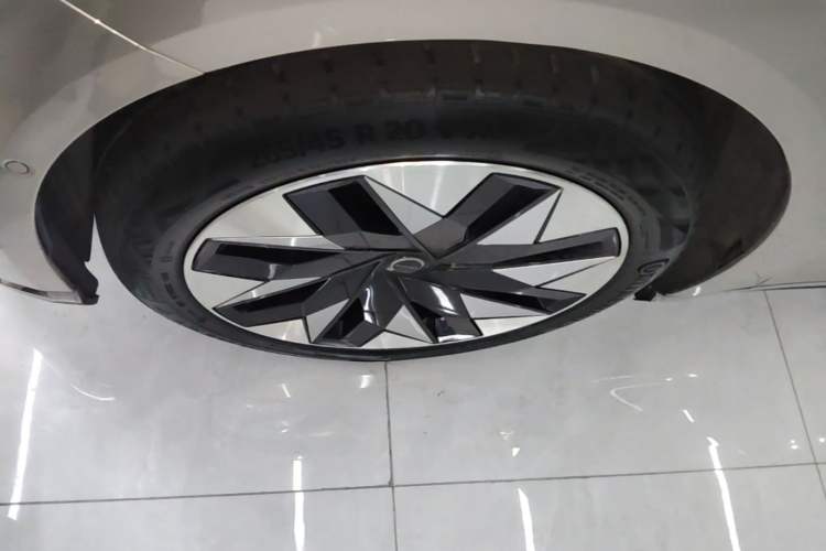 Used Volvo EM90 2025 Ultra Six-Seater Exterior 4