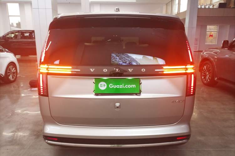 Used Volvo EM90 2025 Ultra Six-Seater Exterior 4