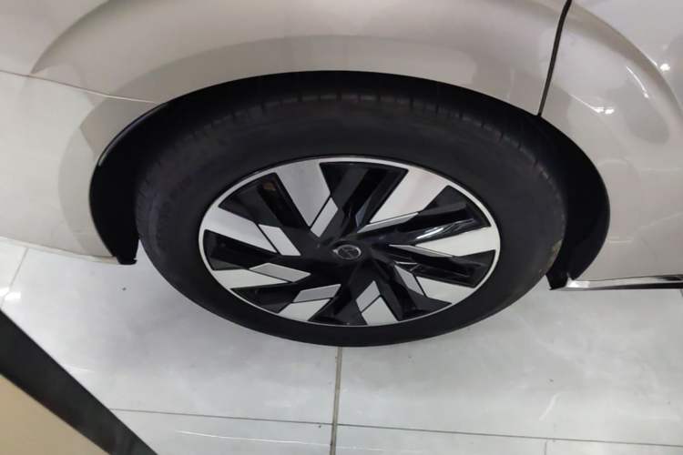 Used Volvo EM90 2025 Ultra Six-Seater Exterior 5