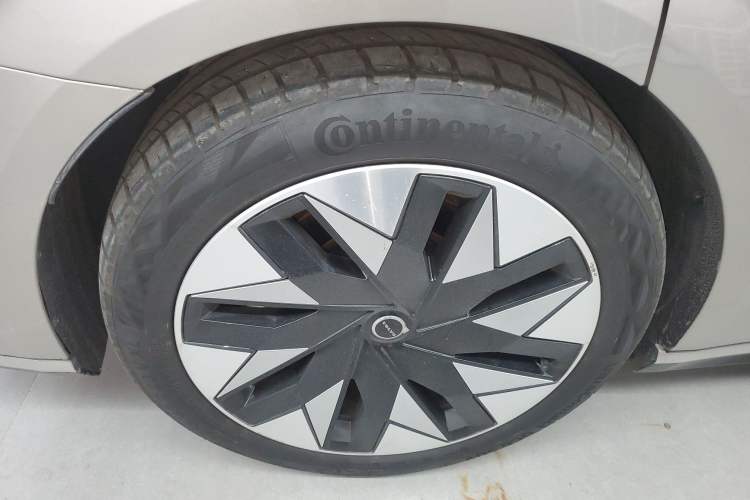 Used Volvo EM90 2025 Ultra Six-Seater Exterior 5