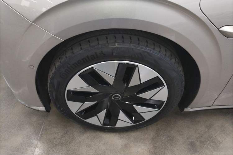 Used Volvo EM90 2025 Ultra Six-Seater Exterior 7