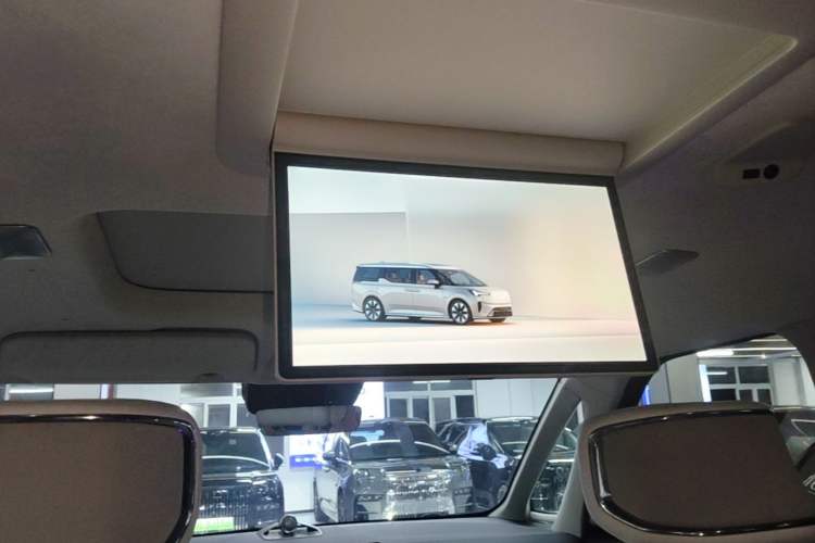Used Volvo EM90 2025 Ultra Six-Seater Headliner