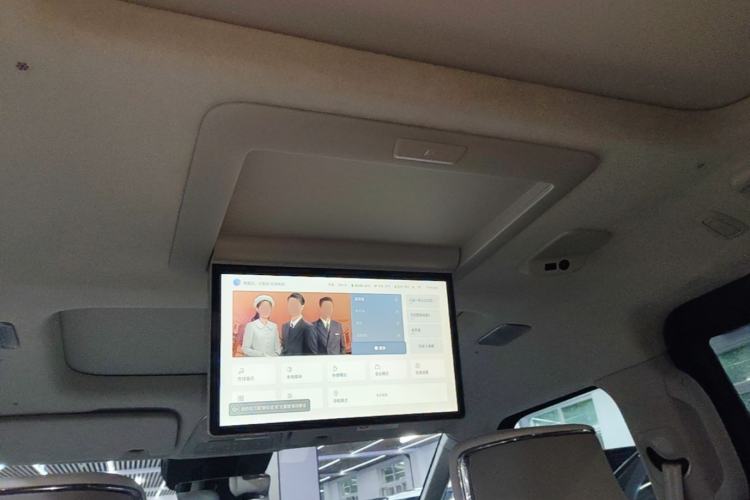 Used Volvo EM90 2025 Ultra Six-Seater Headliner