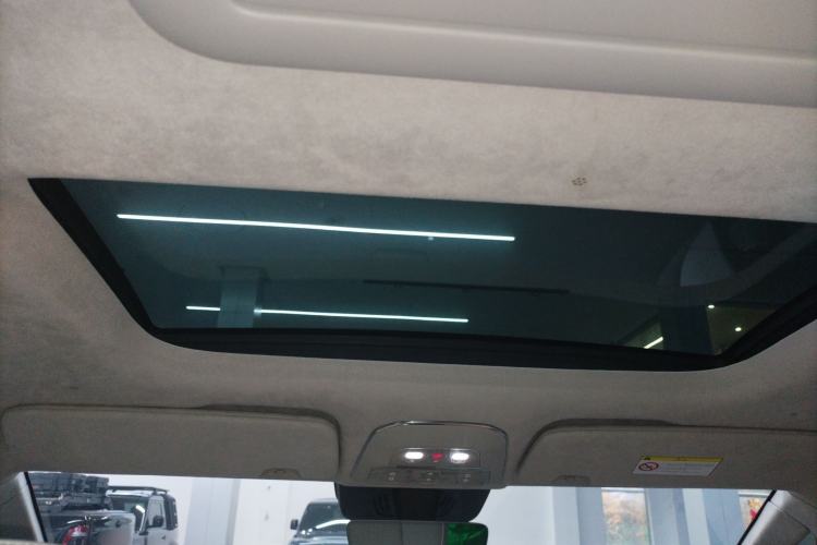 Used Volvo EM90 2025 Ultra Six-Seater Headliner