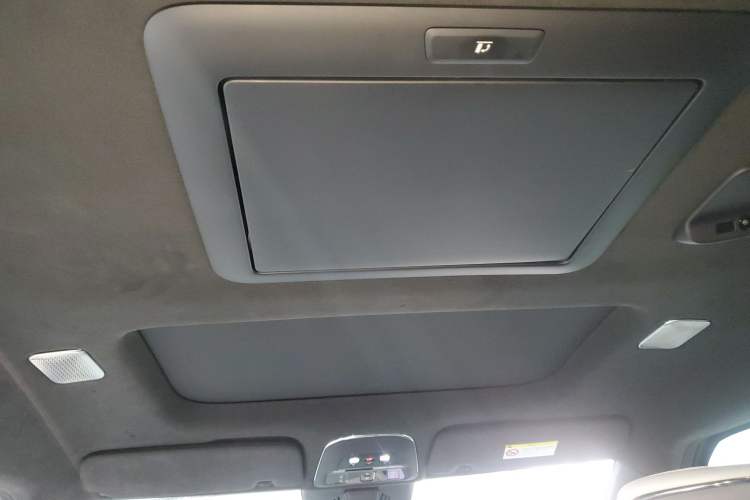 Used Volvo EM90 2025 Ultra Six-Seater Headliner