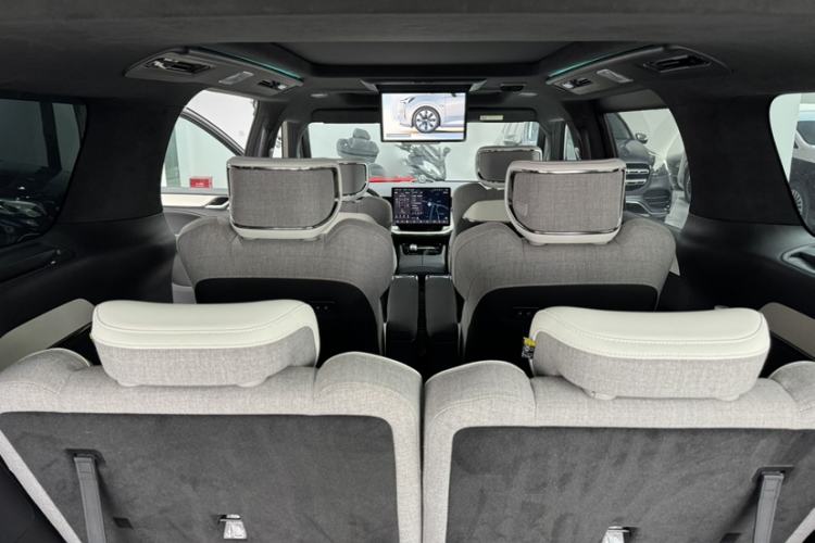 Used Volvo EM90 2025 Ultra Six-Seater Interior 11