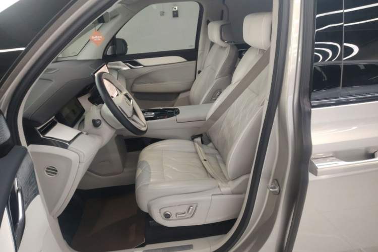 Used Volvo EM90 2025 Ultra Six-Seater Interior 3