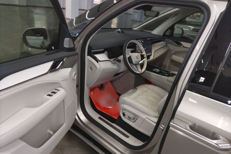 Used Volvo EM90 2025 Ultra Six-Seater Interior 3