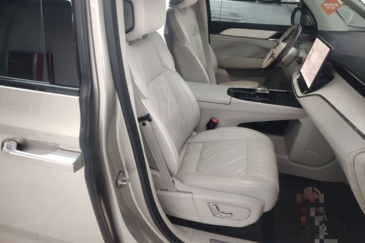 Used Volvo EM90 2025 Ultra Six-Seater Interior 4