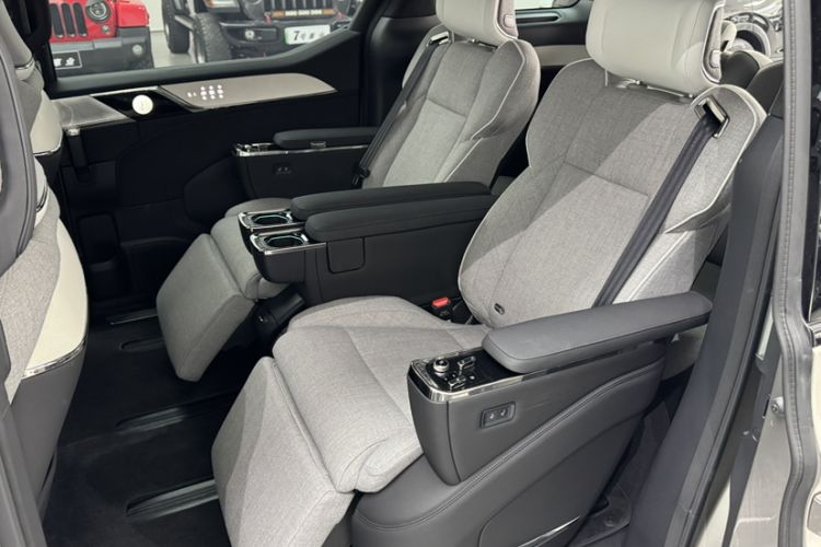 Used Volvo EM90 2025 Ultra Six-Seater Interior 5