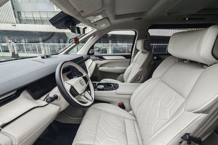 Used Volvo EM90 2025 Ultra Six-Seater Interior 6