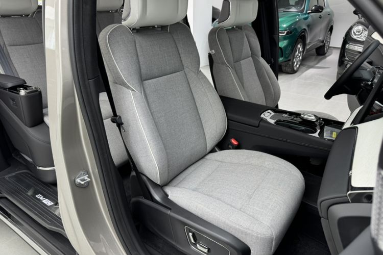 Used Volvo EM90 2025 Ultra Six-Seater Interior 7