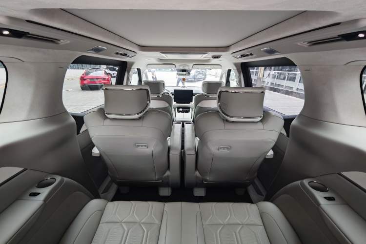 Used Volvo EM90 2025 Ultra Six-Seater Interior 7