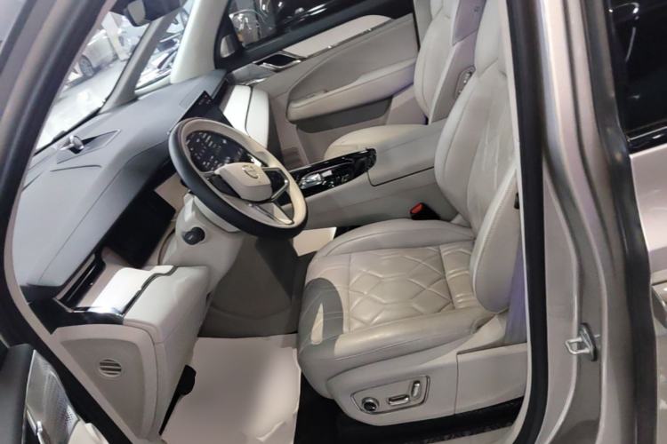 Used Volvo EM90 2025 Ultra Six-Seater Left Front Seat