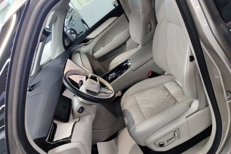 Used Volvo EM90 2025 Ultra Six-Seater Left Front Seat