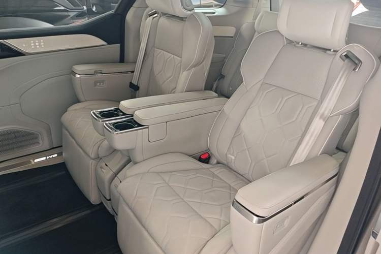 Used Volvo EM90 2025 Ultra Six-Seater Left Rear Seat
