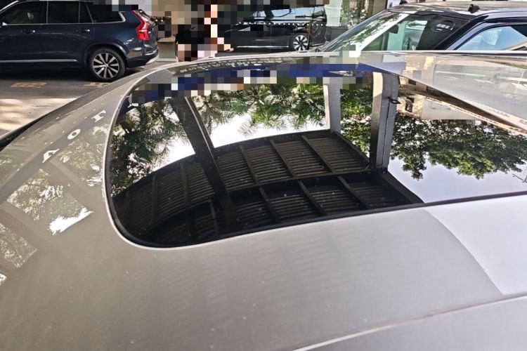 Used Volvo EM90 2025 Ultra Six-Seater Roof