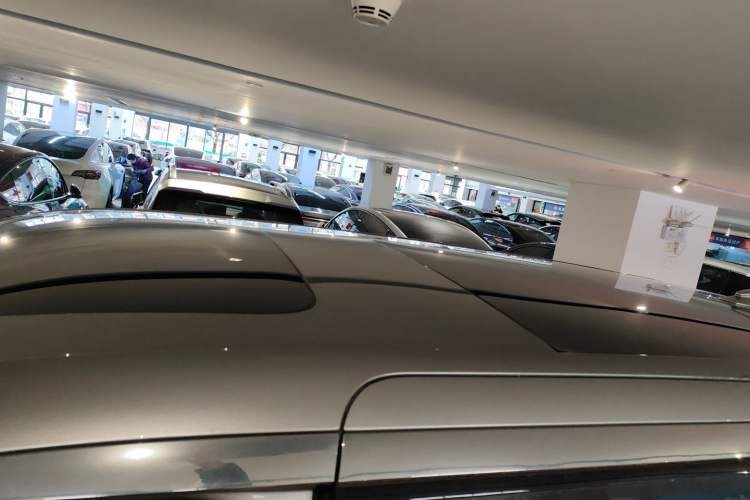 Used Volvo EM90 2025 Ultra Six-Seater Roof